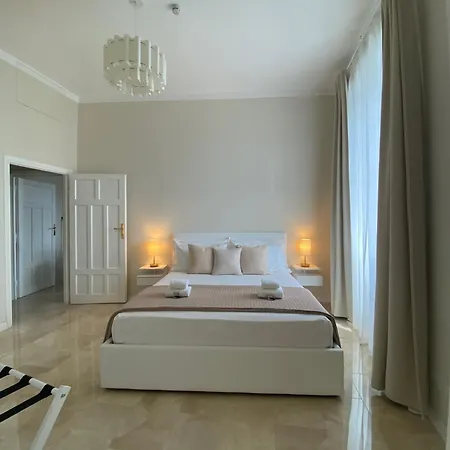 Golden Round Palace Ρώμη